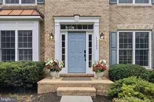 43909 Churchill Glen Dr, Chantilly, VA 20152 - Photo 3