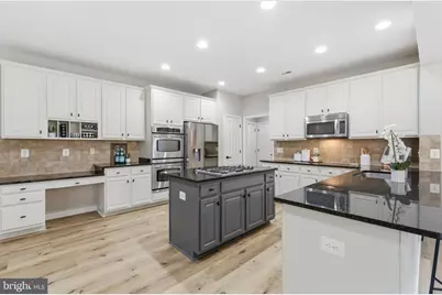 43909 Churchill Glen Drive, Chantilly, VA 20152 - Photo 17
