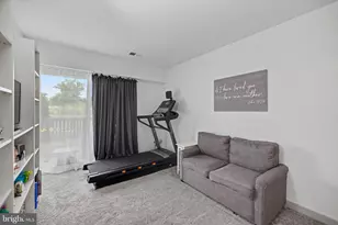 1054 Warwick Ct, Sterling, VA 20164 - Photo 31