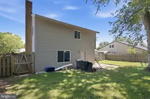 109 Harvest Ln, Sterling, VA 20164 - Photo 5