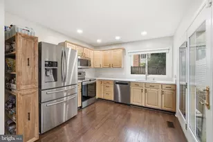 101 Park Hill Ct, Sterling, VA 20164 - Photo 9