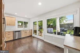 101 Park Hill Ct, Sterling, VA 20164 - Photo 13