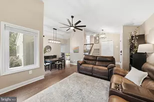 101 Park Hill Ct, Sterling, VA 20164 - Photo 3