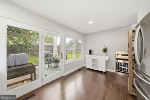 101 Park Hill Ct, Sterling, VA 20164 - Photo 11