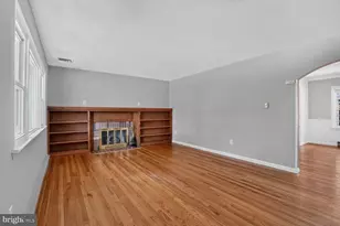 204 Ayr St NW, Leesburg, VA 20176 - Photo 5