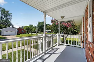204 Ayr St NW, Leesburg, VA 20176 - Photo 3