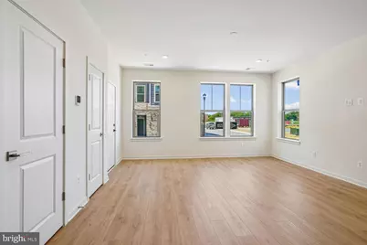 19704 Misty Moss Sq, Ashburn, VA 20147 - Photo 3