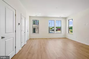19704 Misty Moss Sq, Ashburn, VA 20147 - Photo 3