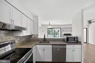 1056 Warwick, Sterling, VA 20164 - Photo 5
