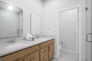 42217 Picasso Sq, Ashburn, VA 20148 - Photo 17