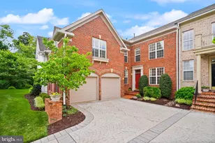 18402 Lanier Island Square, Leesburg, VA 20176 - Photo 5
