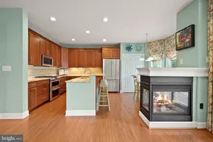 18402 Lanier Island Square, Leesburg, VA 20176 - Photo 15