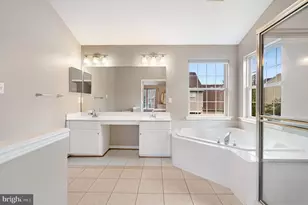20915 Chippoaks Forest Cir, Sterling, VA 20165 - Photo 23