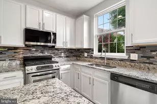 20915 Chippoaks Forest Cir, Sterling, VA 20165 - Photo 11