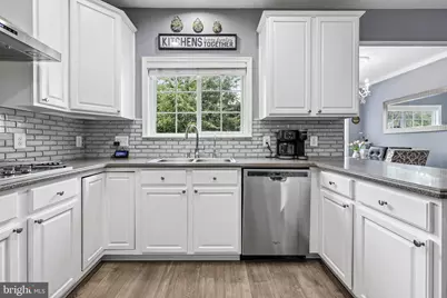 229 Hawks View Square SE, Leesburg, VA 20175 - Photo 17