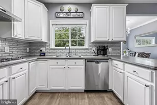 229 Hawks View Square SE, Leesburg, VA 20175 - Photo 17