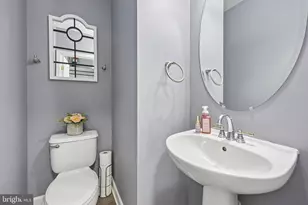 229 Hawks View Square SE, Leesburg, VA 20175 - Photo 17