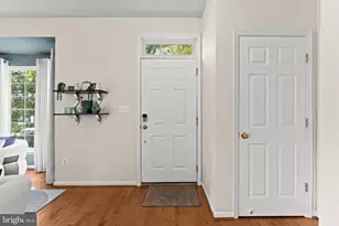 18240 Oak Lake Ct, Leesburg, VA 20176 - Photo 5