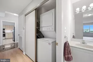 19375 Cypress Ridge Terrace, Leesburg, VA 20176 - Photo 21