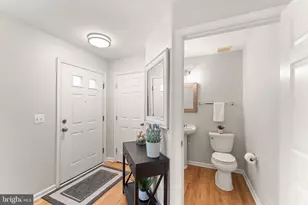 203 Shirley Square SE, Leesburg, VA 20175 - Photo 11