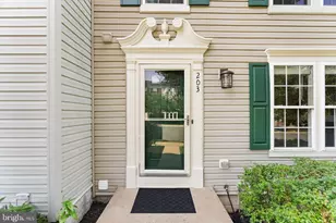 203 Shirley Square SE, Leesburg, VA 20175 - Photo 5