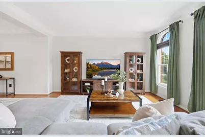 21549 Trowbridge Square, Ashburn, VA 20147 - Photo 3