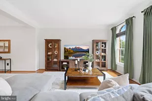 21549 Trowbridge Square, Ashburn, VA 20147 - Photo 3