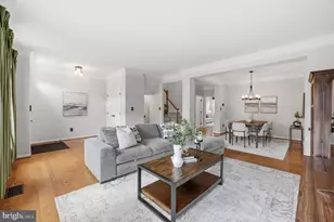 21549 Trowbridge Square, Ashburn, VA 20147 - Photo 5