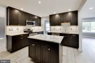 422 Avondale Dr, Sterling, VA 20164 - Photo 13