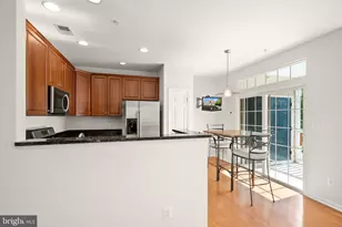 43920 Hickory Corner Terrace, Ashburn, VA 20147 - Photo 5