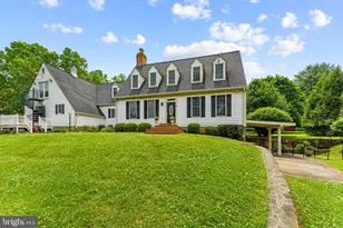 19725 Woodtrail Rd, Round Hill, VA 20141 - Photo 3