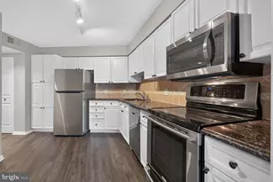 19385 Cypress Ridge Terrace, Leesburg, VA 20176 - Photo 7
