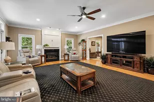 21484 Cedar Dr, Sterling, VA 20164 - Photo 19