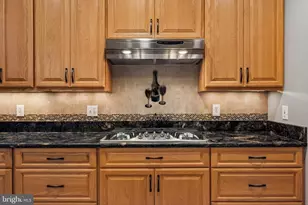 21484 Cedar Dr, Sterling, VA 20164 - Photo 15