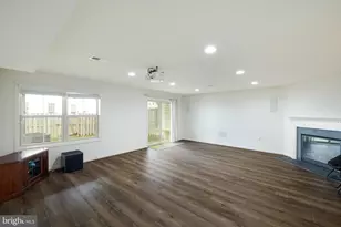 42557 Dreamweaver Dr, Brambleton, VA 20148 - Photo 37