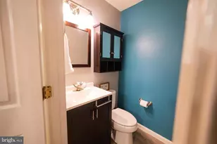 46946 Courtyard Sq, Sterling, VA 20164 - Photo 31