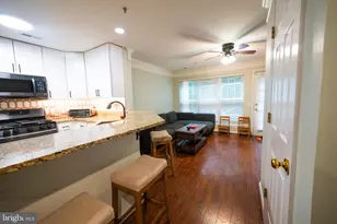 46946 Courtyard Sq, Sterling, VA 20164 - Photo 37