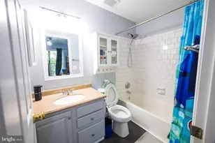 46946 Courtyard Sq, Sterling, VA 20164 - Photo 23