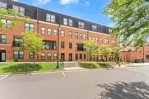 19286 Winmeade Dr, Leesburg, VA 20176 - Photo 1
