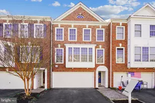 26101 Nimbleton Square, Chantilly, VA 20152 - Photo 1