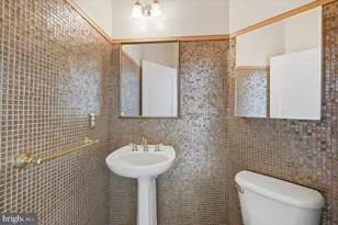 20242 Hidden Creek Ct, Ashburn, VA 20147 - Photo 9