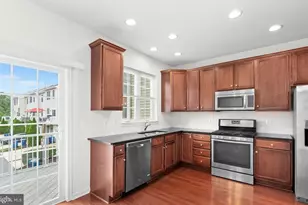 42814 Eggleston Terrace, Chantilly, VA 20152 - Photo 3