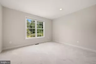 42012 Glynn Tarra Pl, Leesburg, VA 20176 - Photo 17