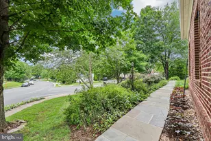 47404 Middle Bluff Pl, Sterling, VA 20165 - Photo 11