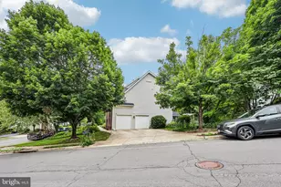 47404 Middle Bluff Pl, Sterling, VA 20165 - Photo 9