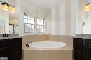 42101 Piebald Square, Aldie, VA 20105 - Photo 11