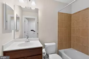 25450 Hopton House Terrace, Chantilly, VA 20152 - Photo 33