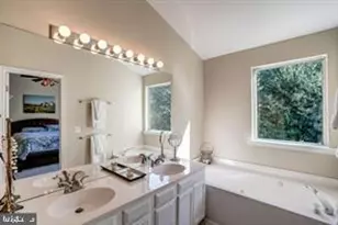 353 Barnfield Square NE, Leesburg, VA 20176 - Photo 19