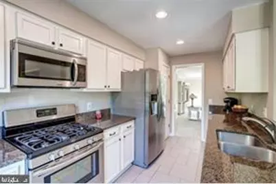 353 Barnfield Square NE, Leesburg, VA 20176 - Photo 17