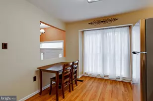 21707 Leatherleaf Cir, Sterling, VA 20164 - Photo 5